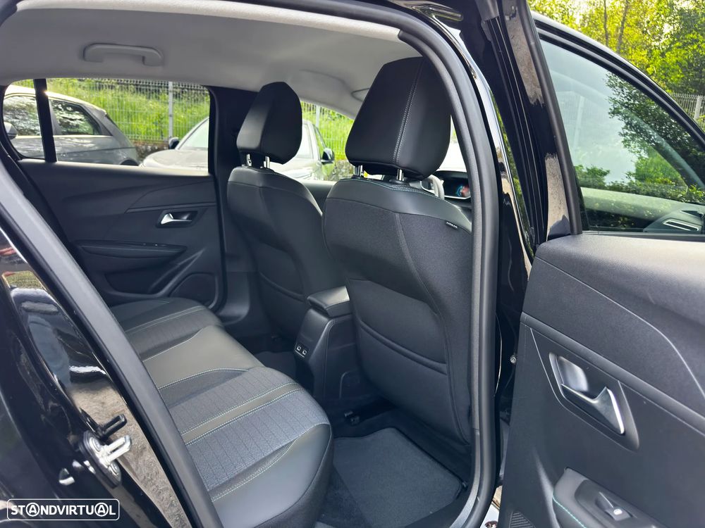 Peugeot e-208 Allure - 43