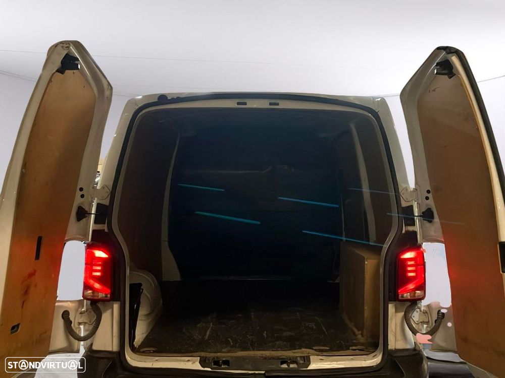 VW Transporter Furgão 2.0Tdi 110Cv - 18