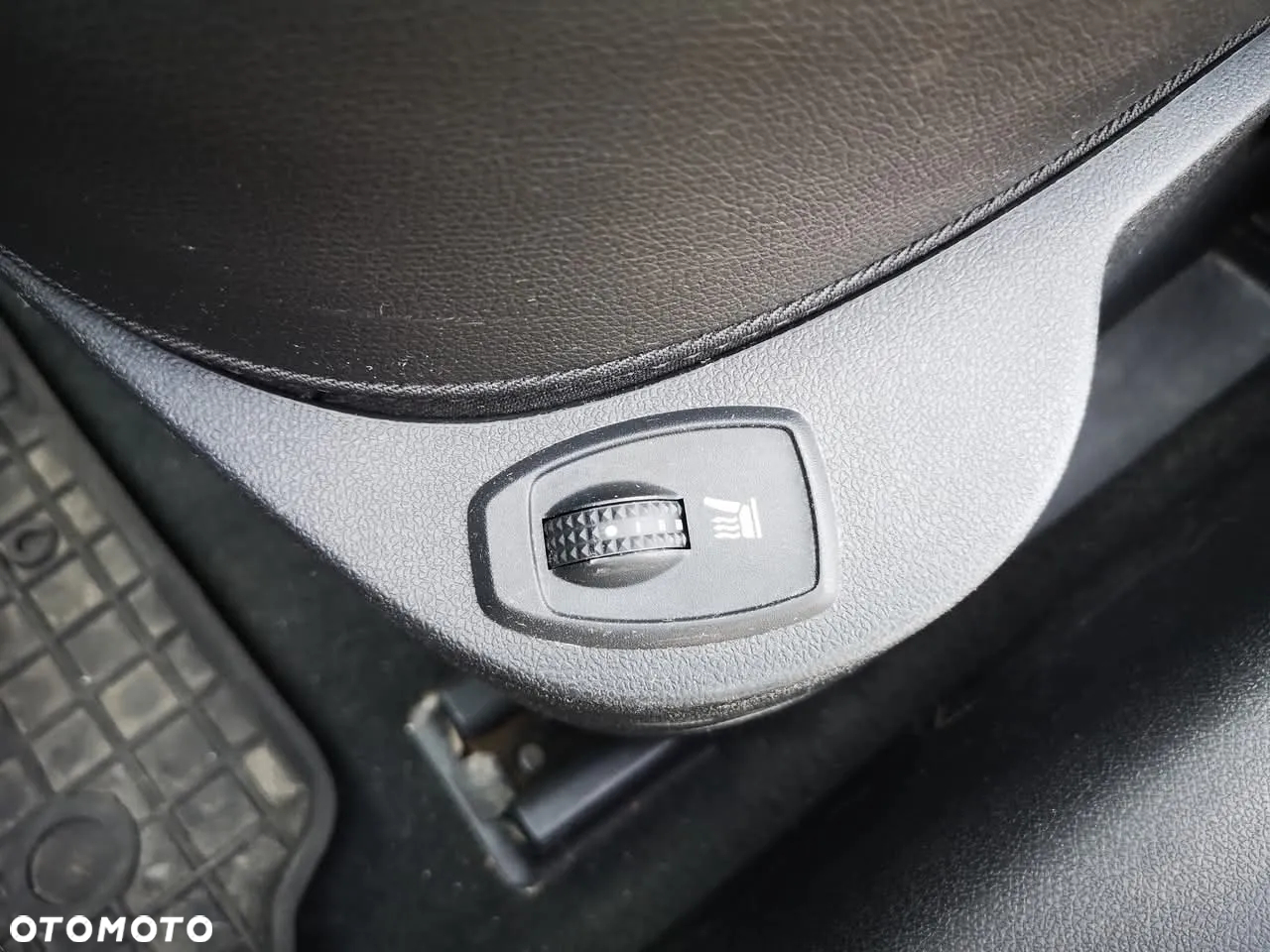 Renault Laguna 2.0 dCi FAP GT - 11