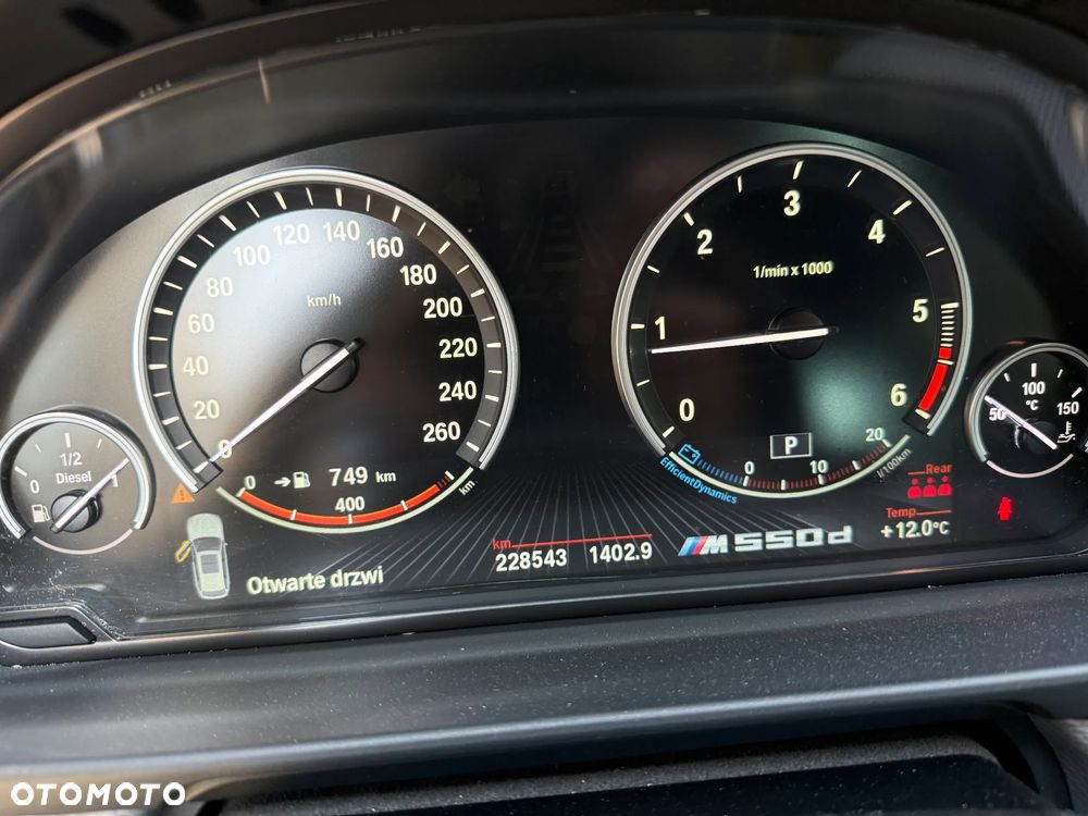 BMW Seria 5 M550d xDrive - 10