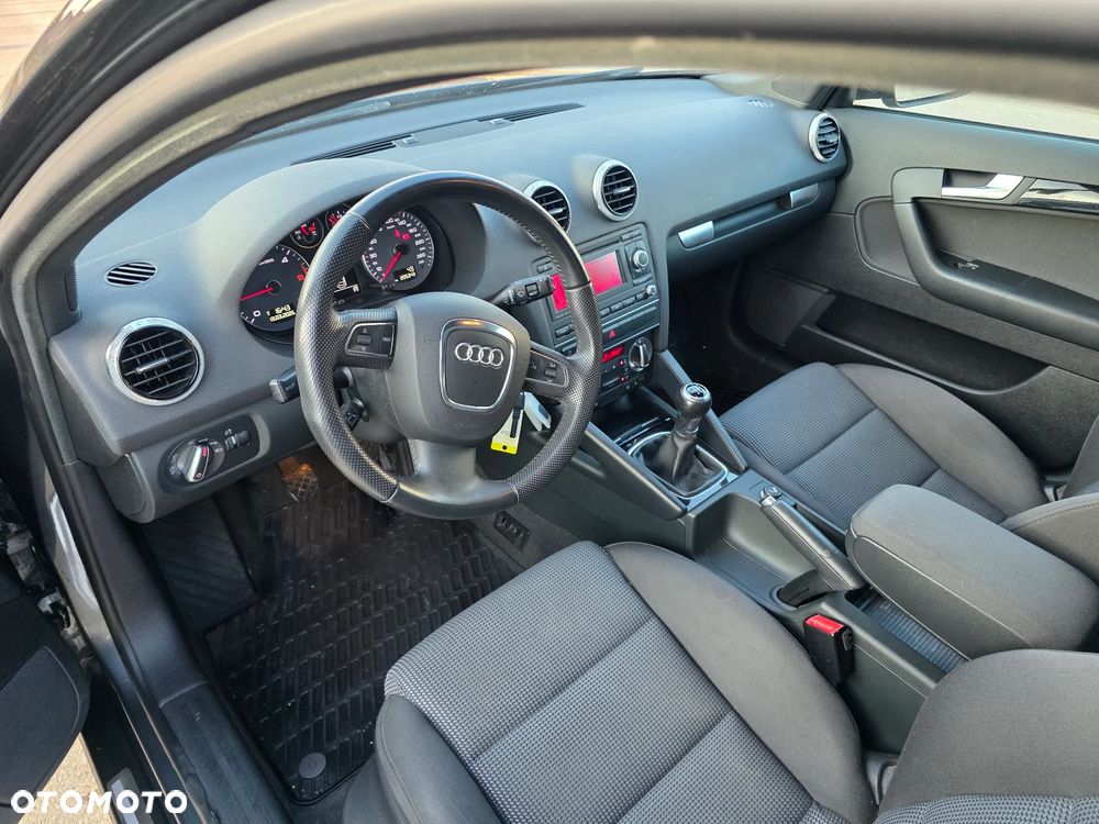 Audi A3 Sportback 2.0 TDI S line Sportpaket plus - 17