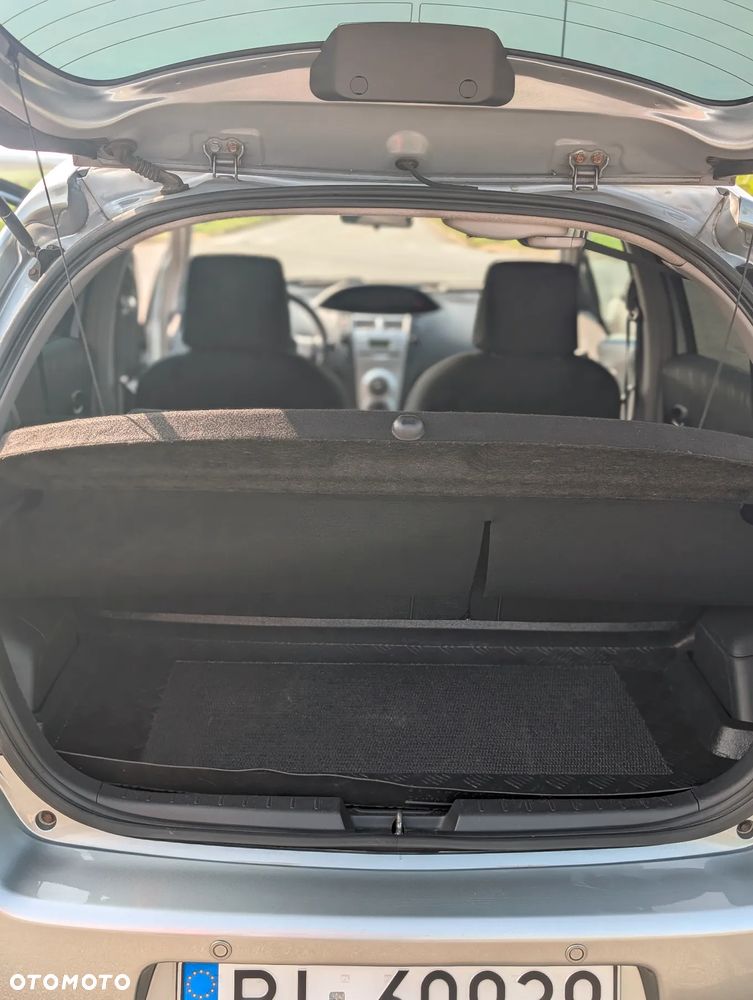 Toyota Yaris - 16