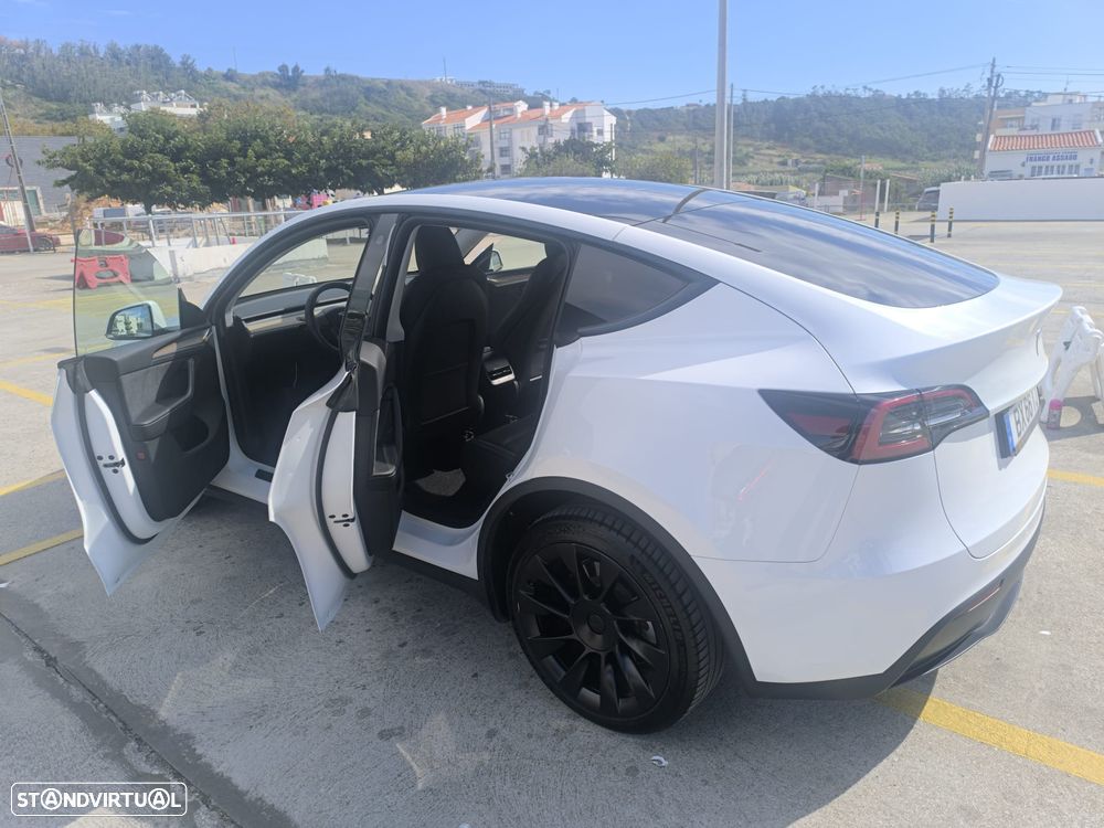 Tesla Model Y - 5