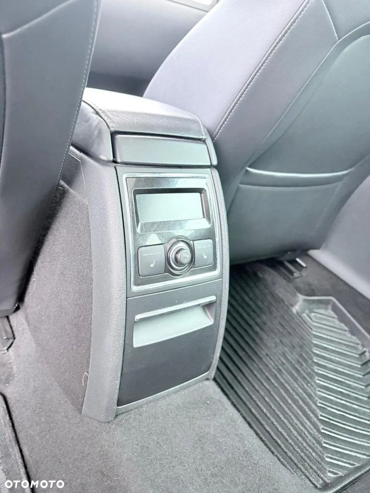 Skoda Superb 2.0 TDI Exclusive - 11