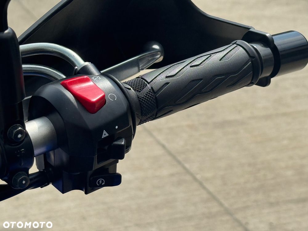 Suzuki V-STROM - 13