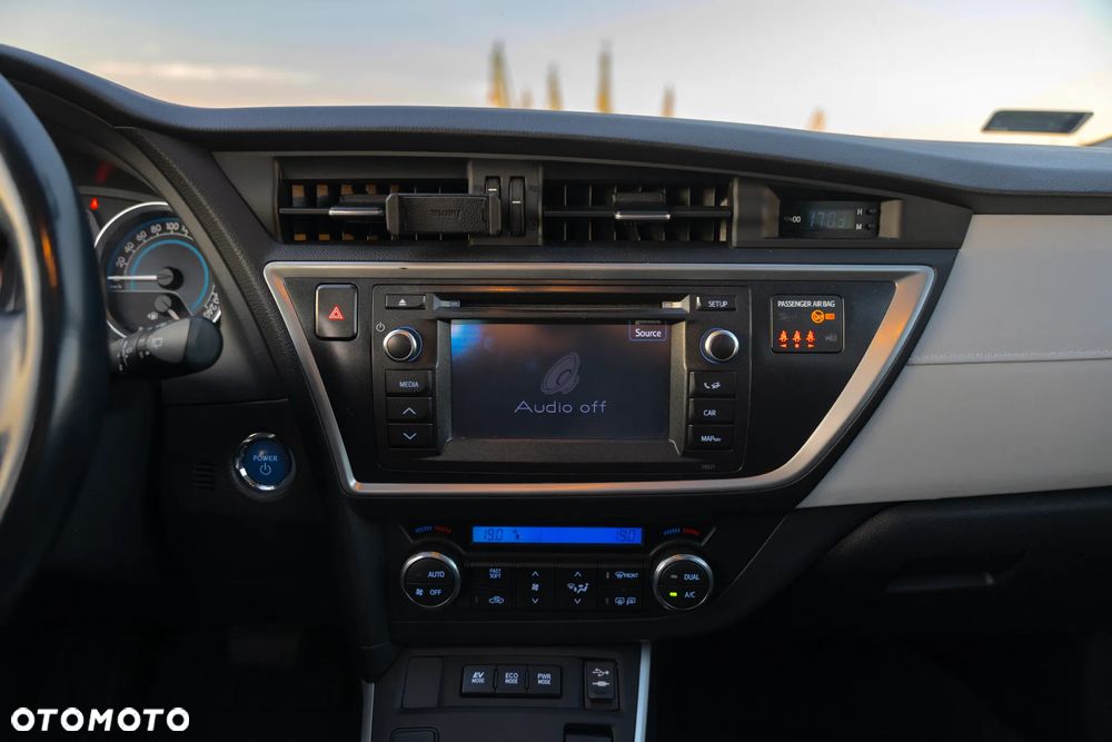 Toyota Auris 1.8 HSD Luna - 21