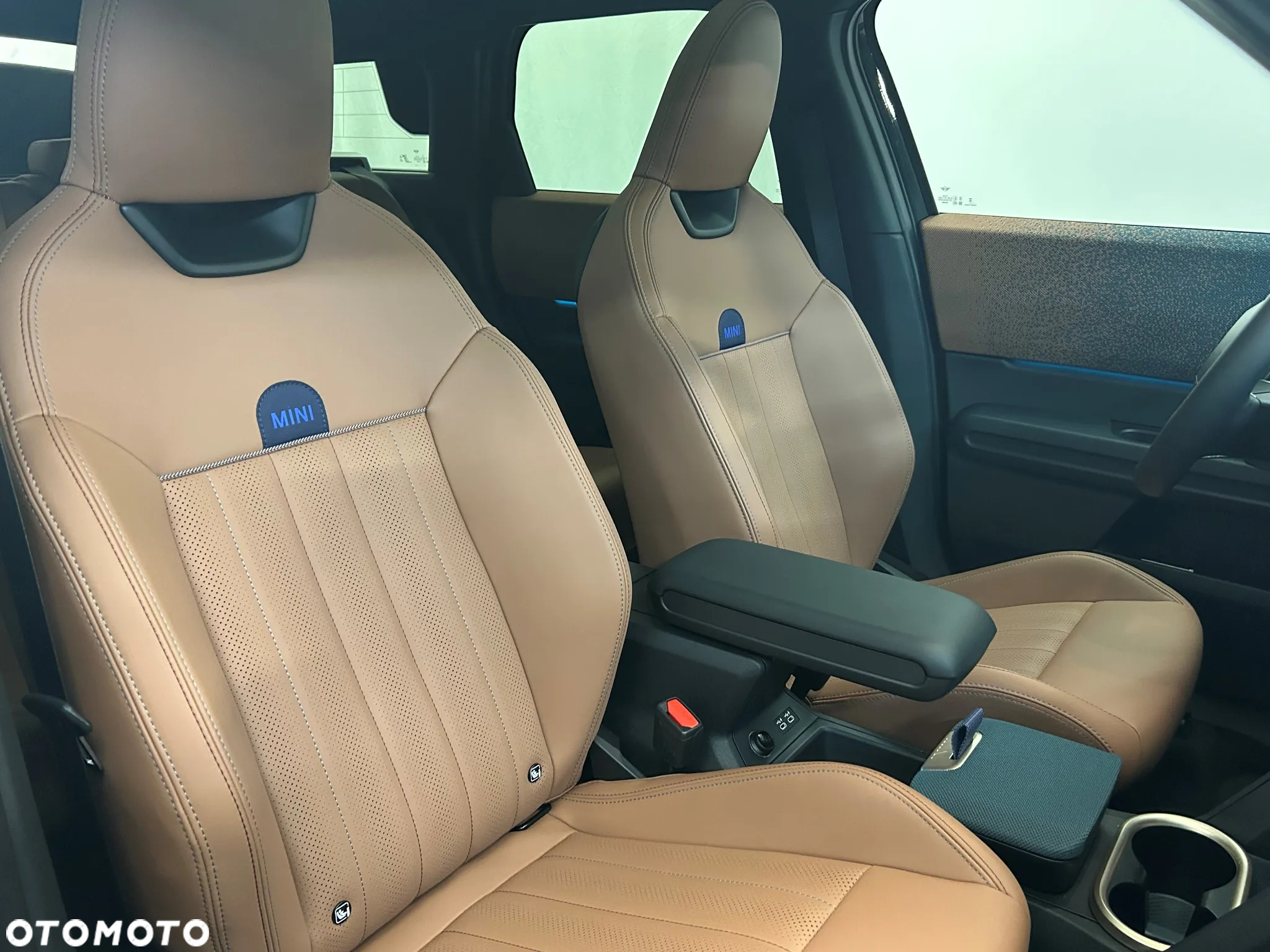 MINI Countryman E 66.5kWh Linia Favoured - 6