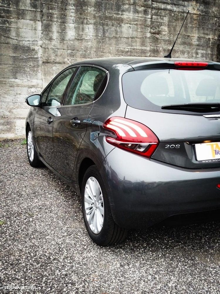 Peugeot 208 1.2 PureTech Signature - 17