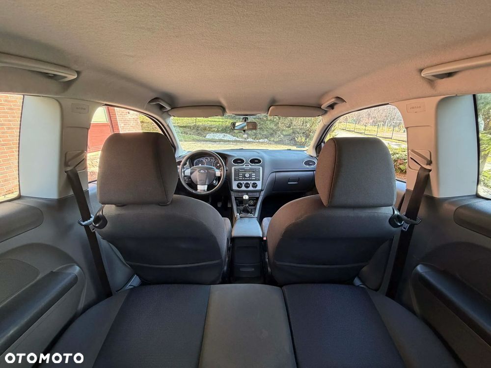 Ford Focus 1.8 TDCi Ambiente - 11