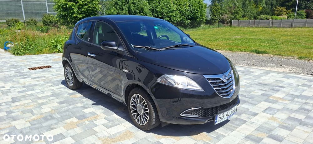 Lancia Ypsilon Y 1.2 8v Silver - 1