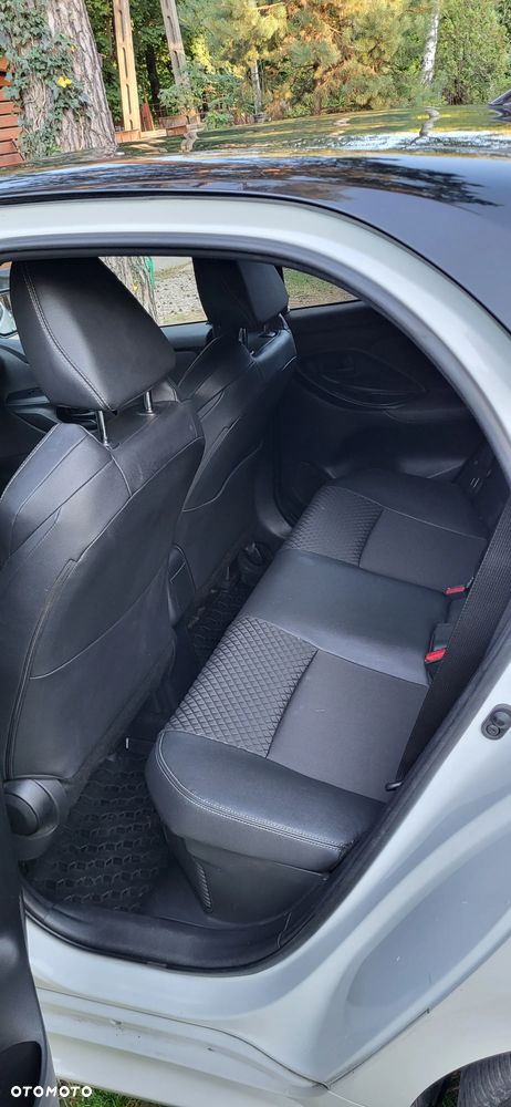 Toyota Yaris Hybrid 100 Selection - 9