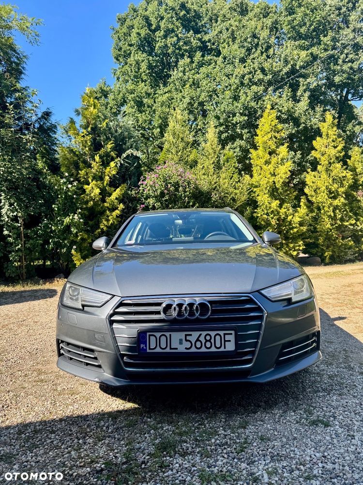 Audi A4 Avant 2.0 TDI S tronic - 1
