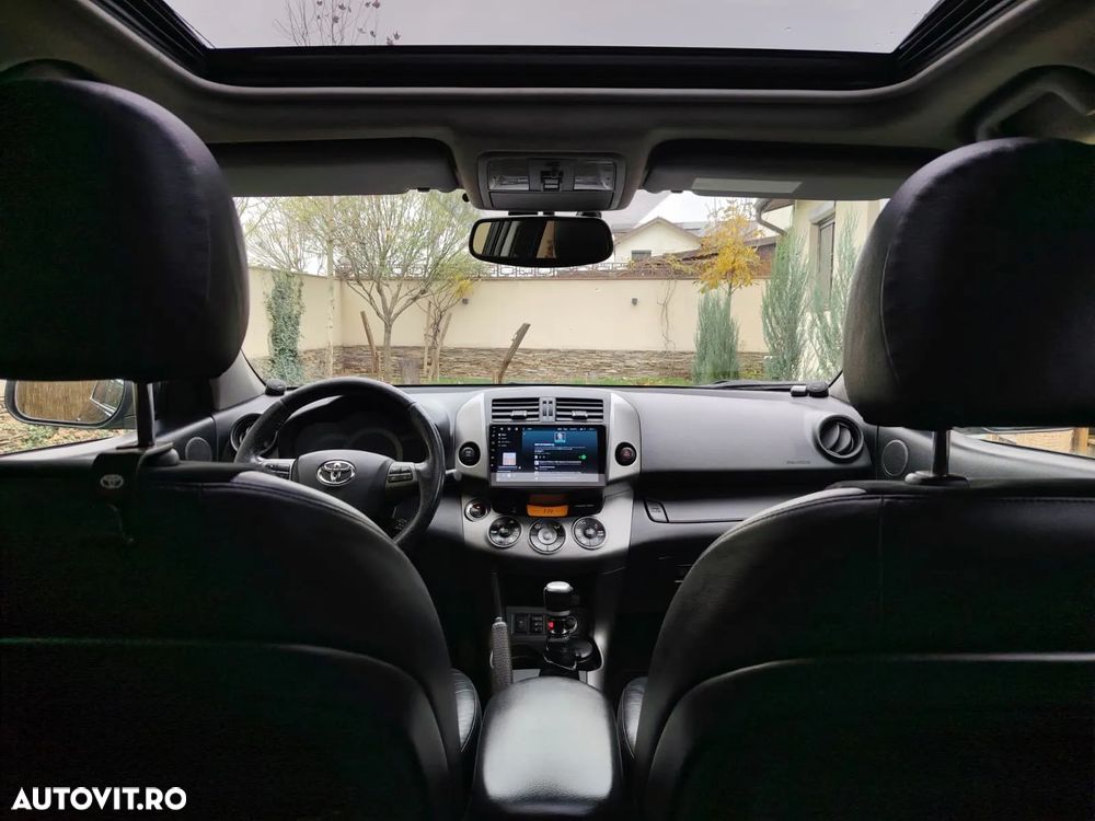 Toyota RAV4 2.2 D-4D 4x4 - 18