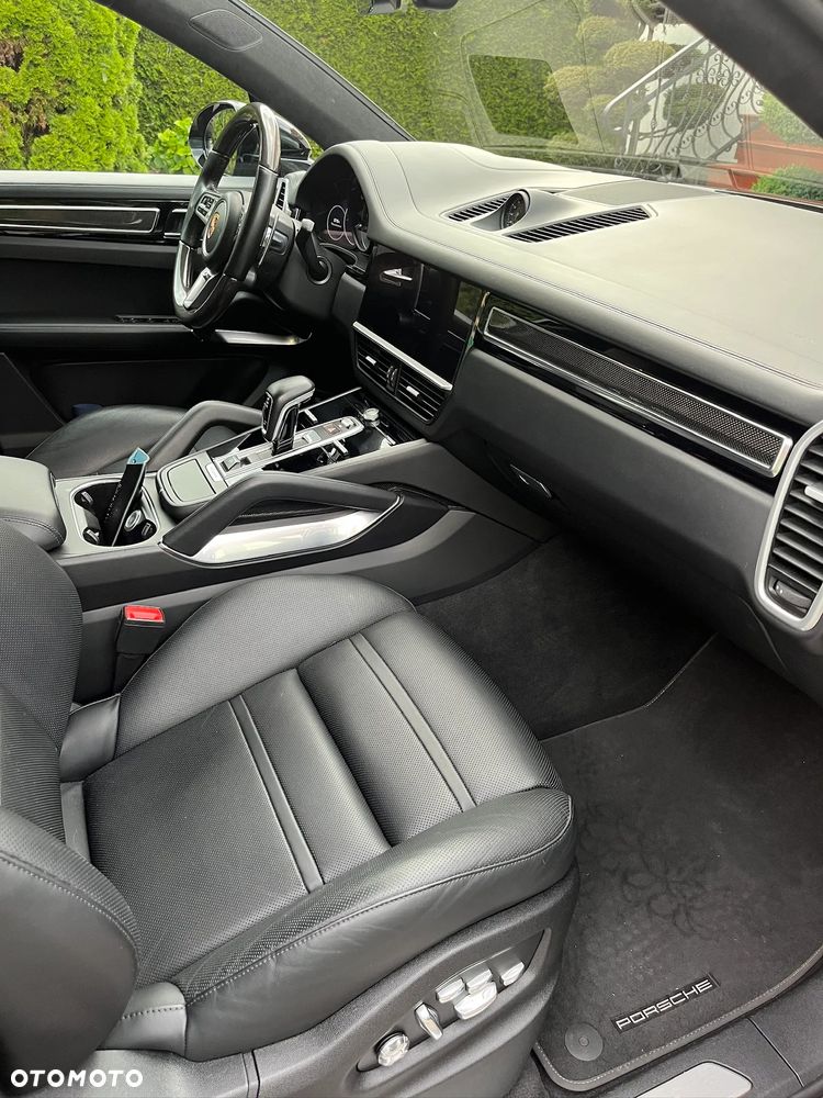 Porsche Cayenne Turbo - 6