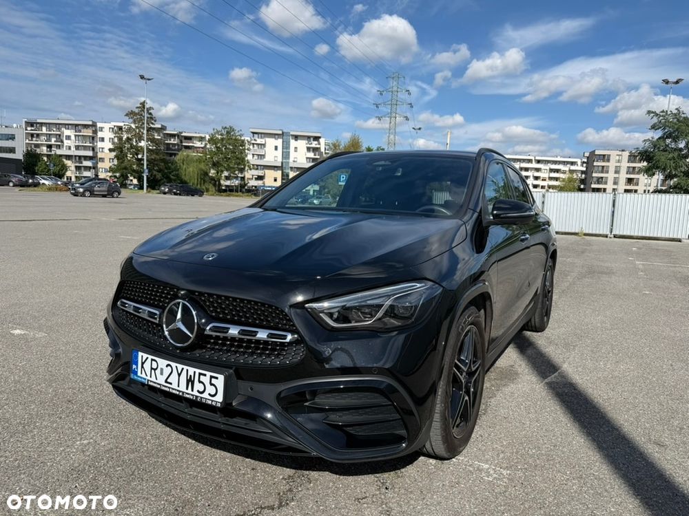 Mercedes-Benz GLA - 11