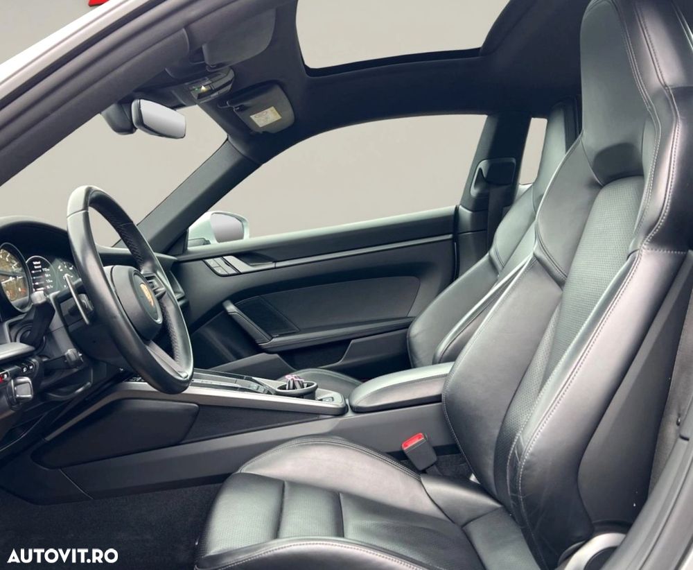 Porsche 911 Carrera PDK - 4