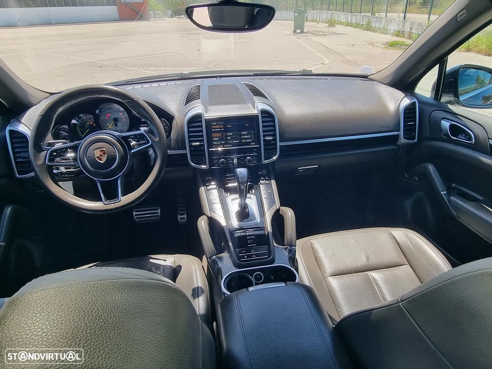 Porsche Cayenne S E-Hybrid - 23
