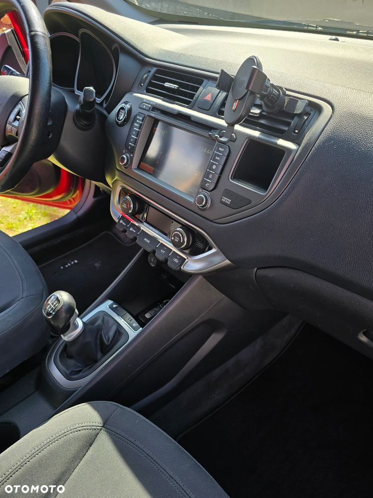 Kia Rio 1.4 L - 21