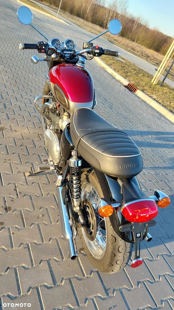 Triumph Bonneville - 36
