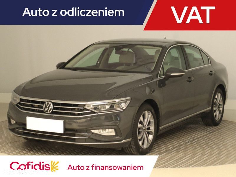 Volkswagen Passat - 2