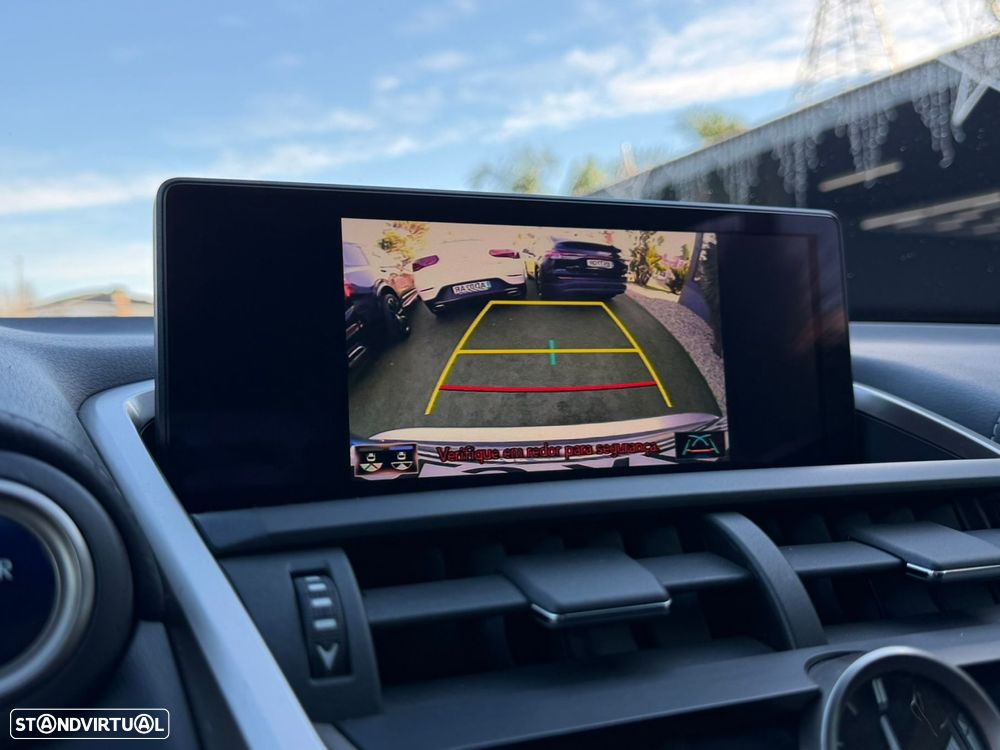 Lexus NX 300h Executive+ - 41