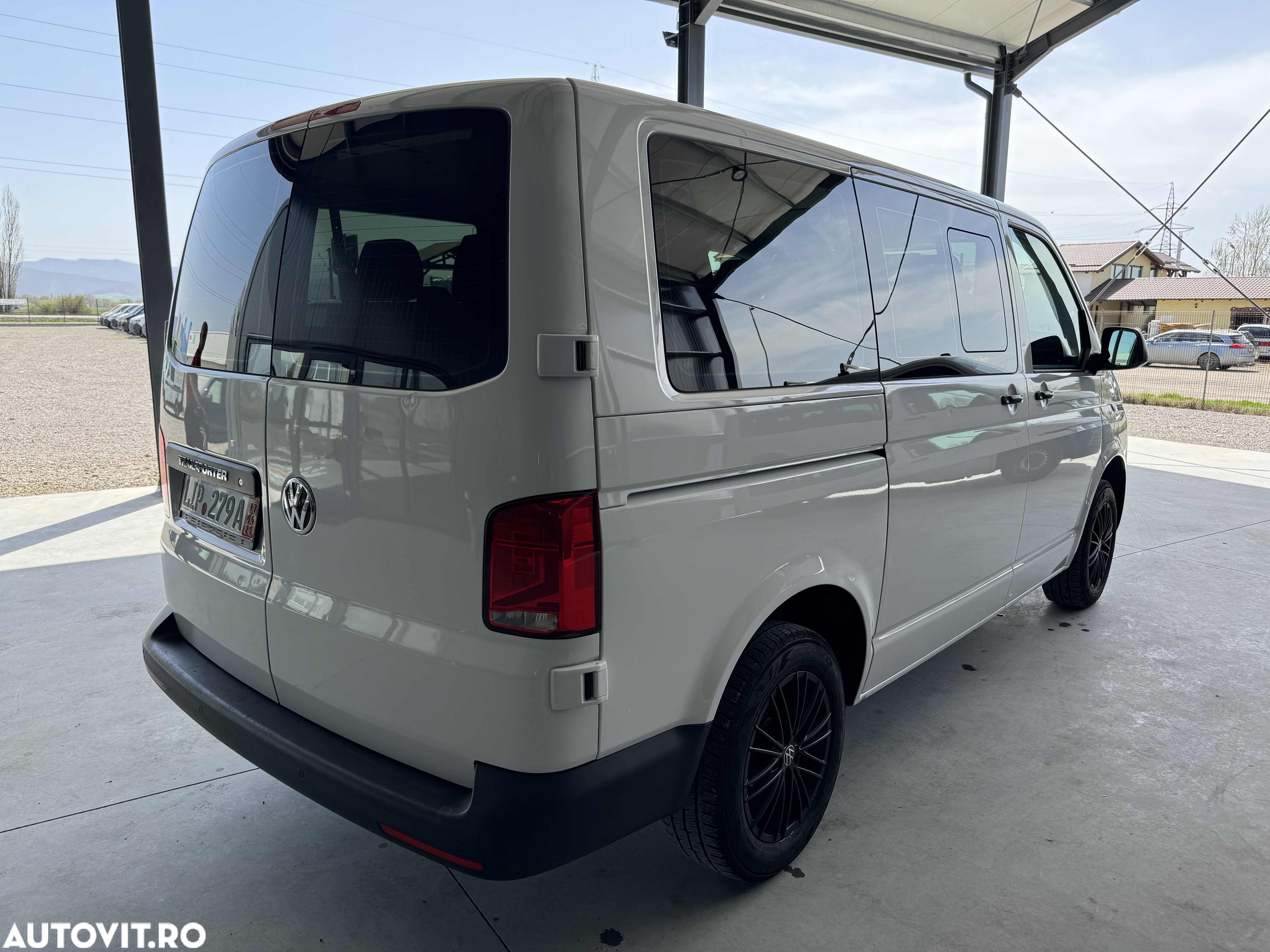 Volkswagen Transporter - 4