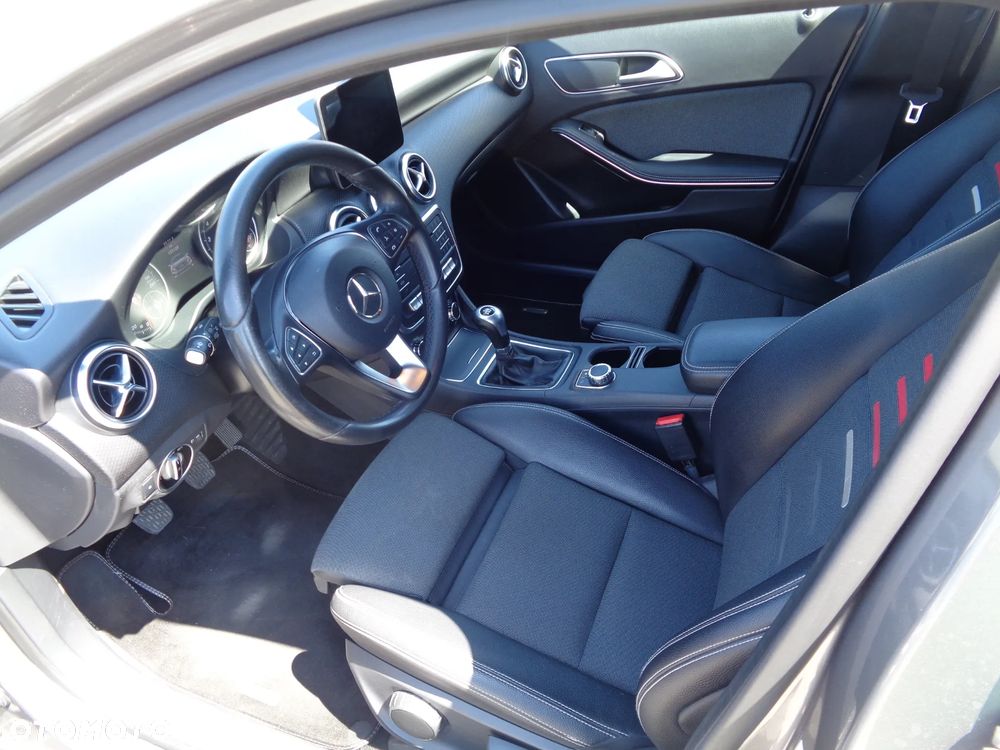 Mercedes-Benz Klasa A 180 BlueEfficiency Edition - 11