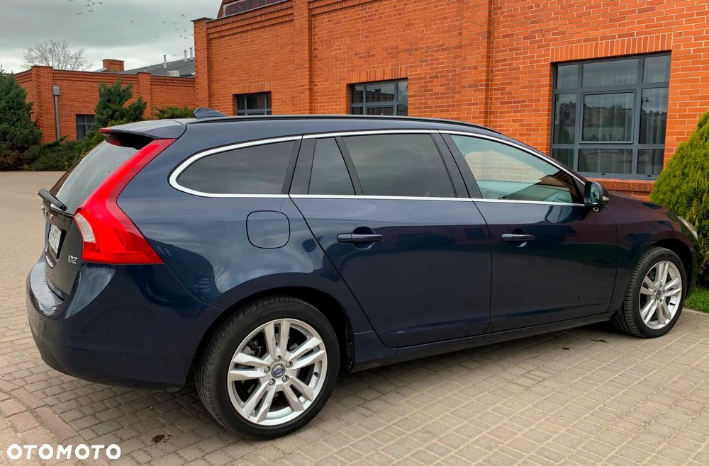 Volvo V60 ver-d2-momentum - 16