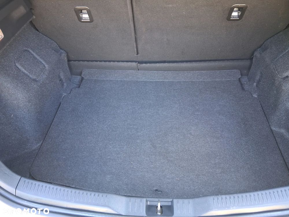 Toyota Auris 1.33 Dual-VVT-i Comfort - 24