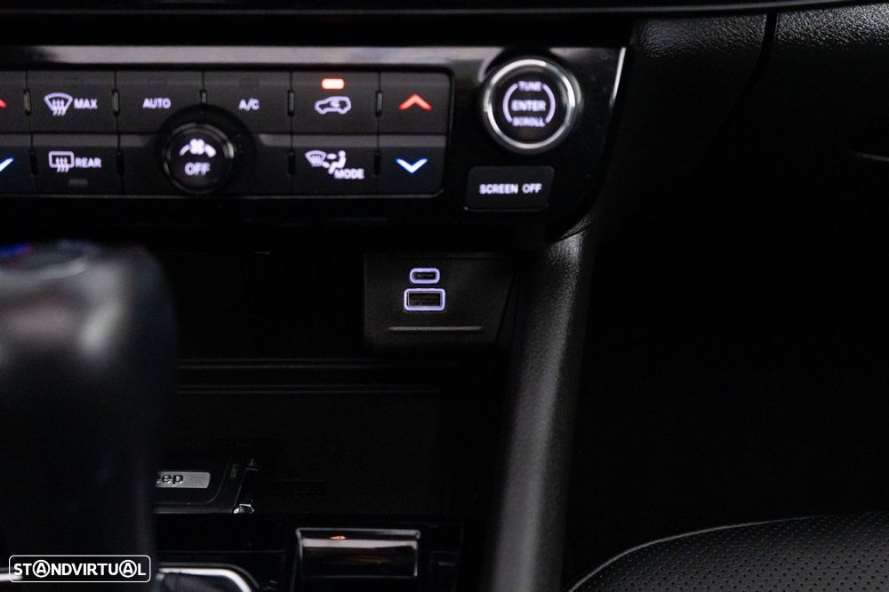 Jeep Compass 1.3 TG S - 29