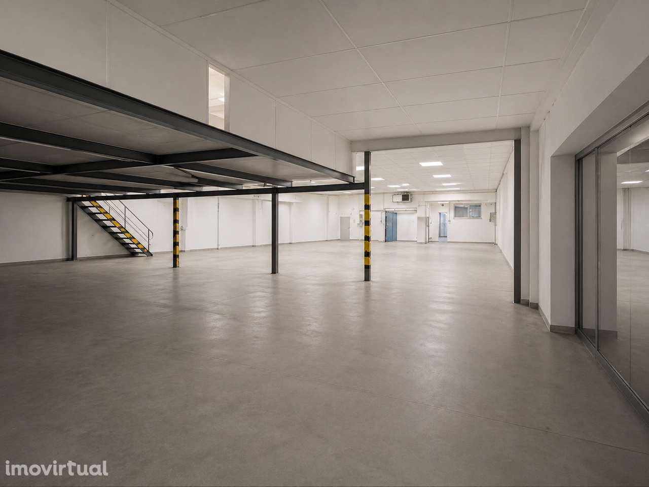 Novo espaço para loja ou restaurante Pedrouços Maia 1250m2 - Grande imagem: 3/7