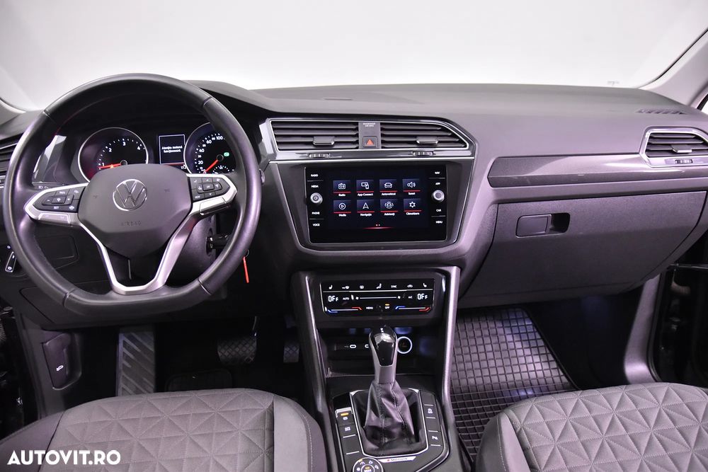 Volkswagen Tiguan - 10