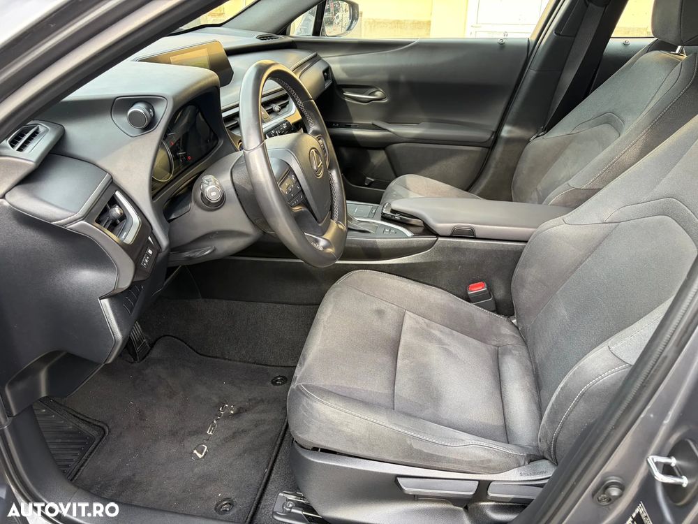 Lexus UX 250h Business Edition - 23