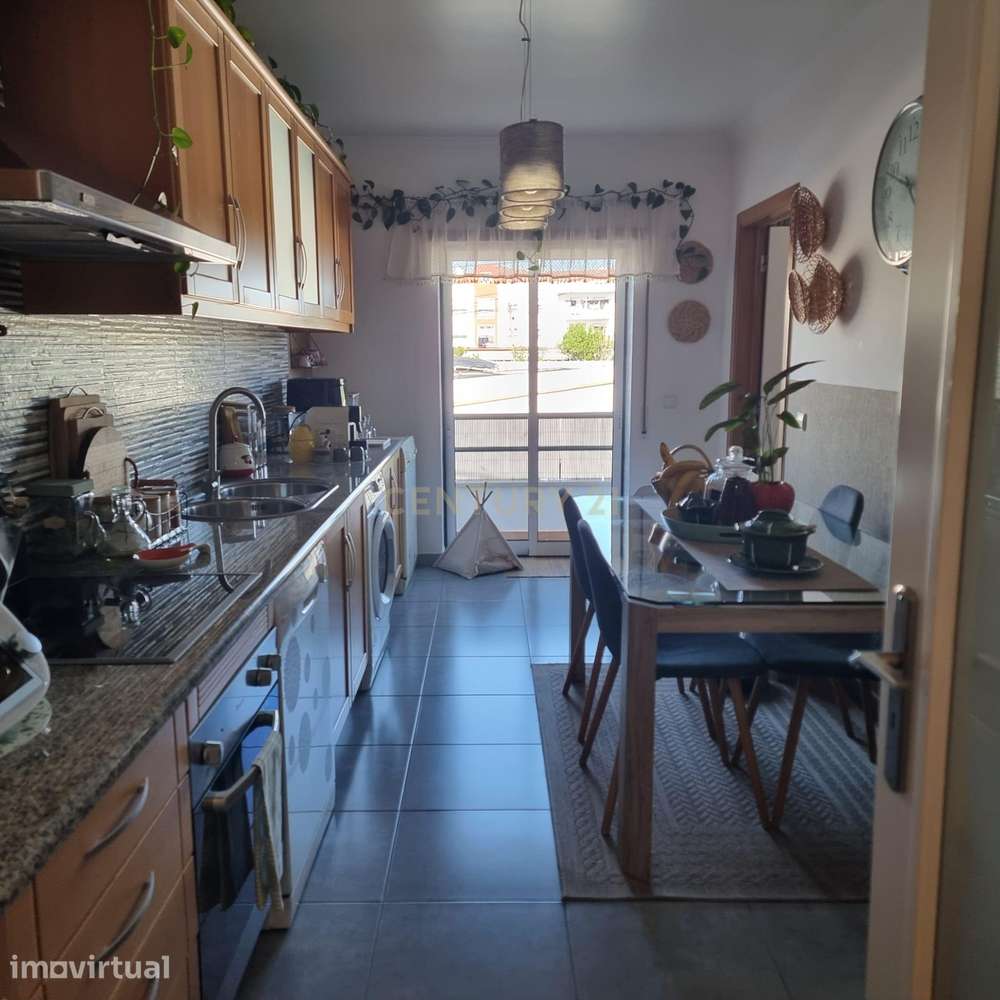 Apartamento Moderno em Marinha Grande, Leiria - 140m² - Grande imagem: 2/8