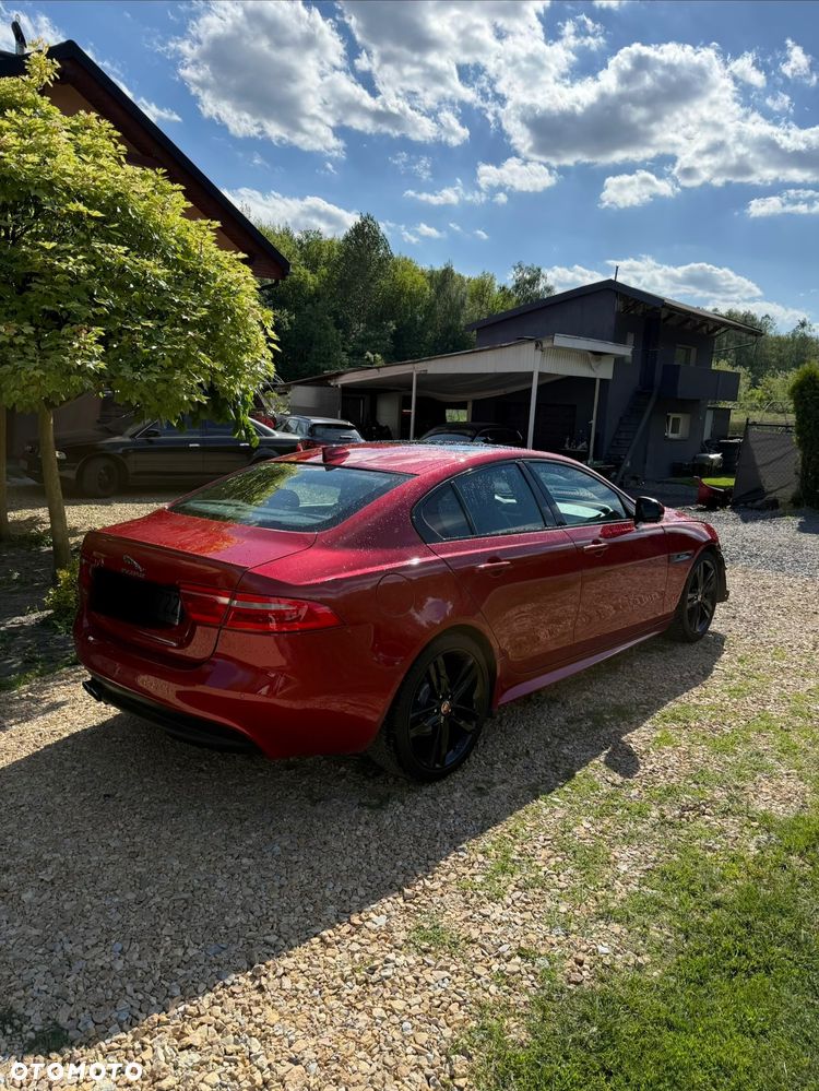 Jaguar XE 2.0 D R-Sport - 5