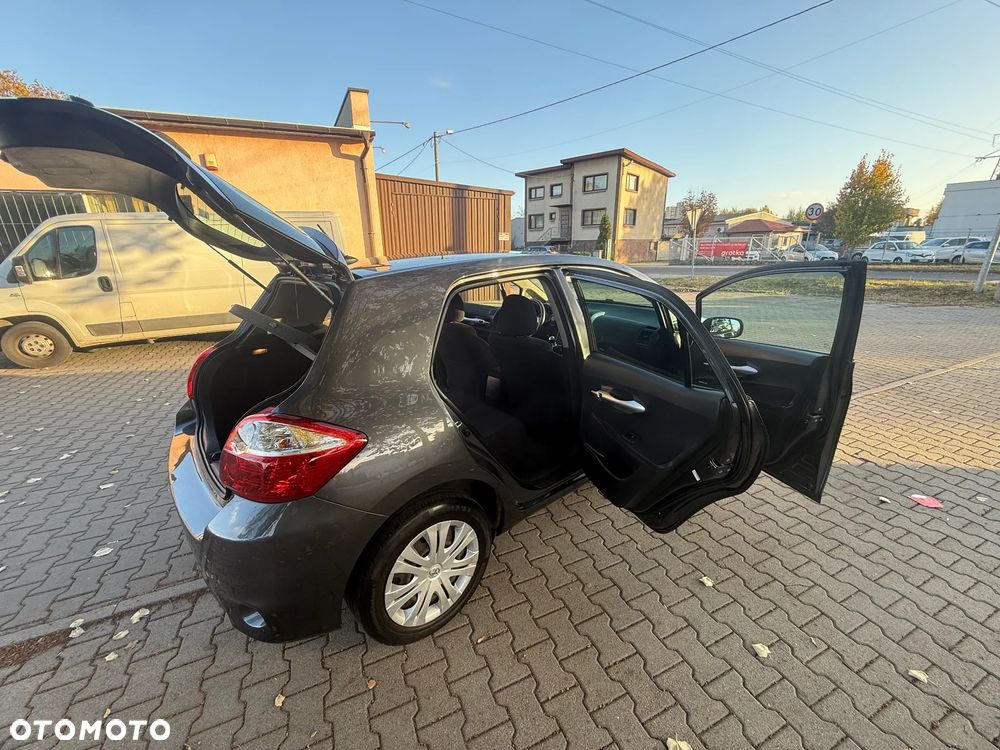 Toyota Auris - 17