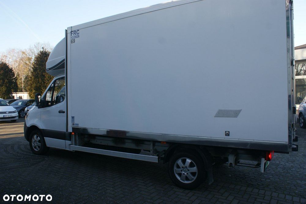 Mercedes-Benz Sprinter - 14