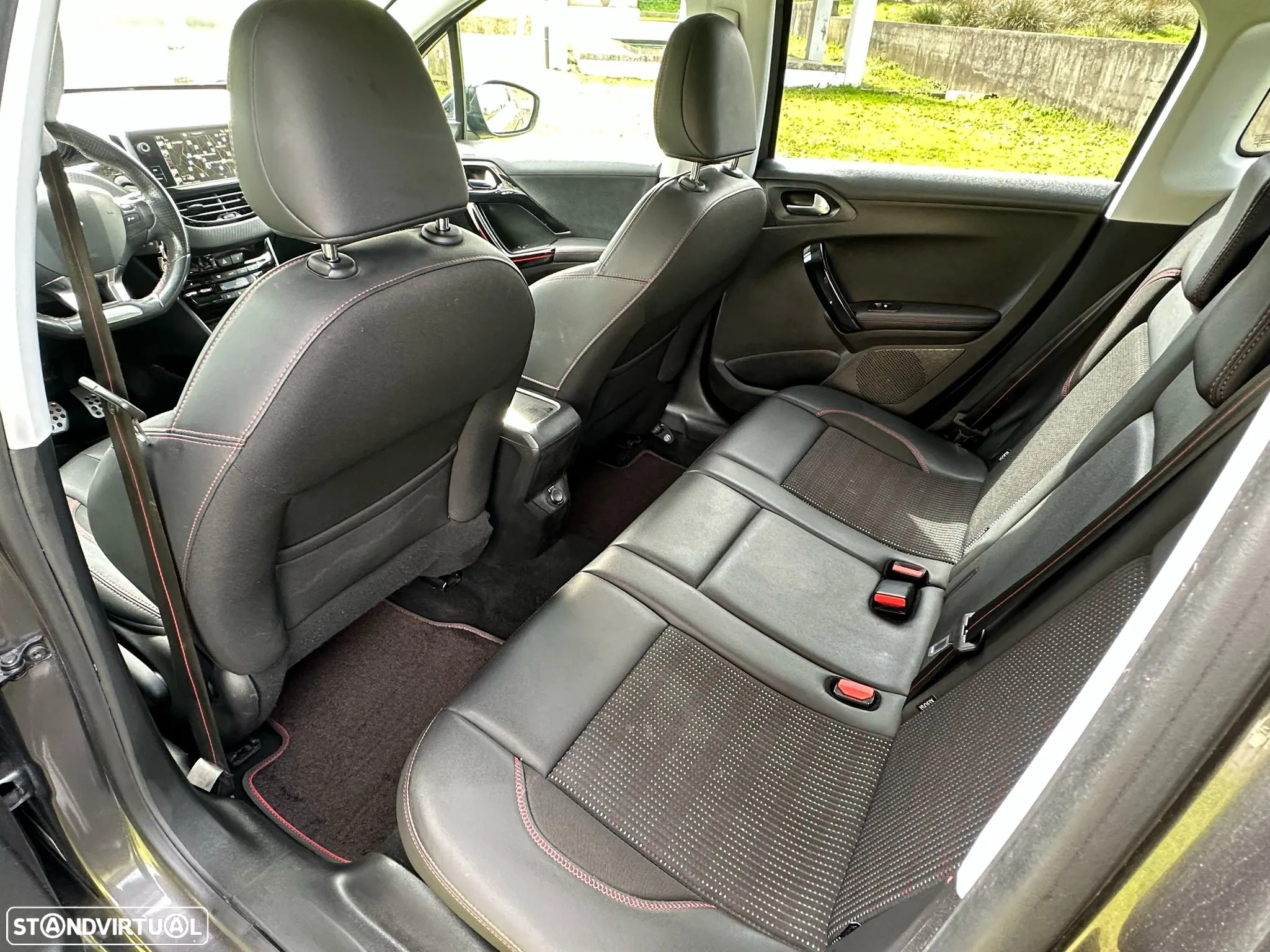 Peugeot 2008 1.6 BlueHDi GT Line - 18