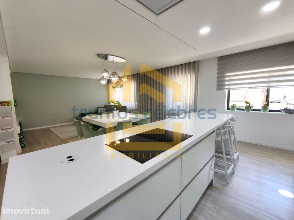 T3 totalmente renovado,a 200 metros da Praia da Fragosa em Aver-o-M... - Grande imagem: 2/35