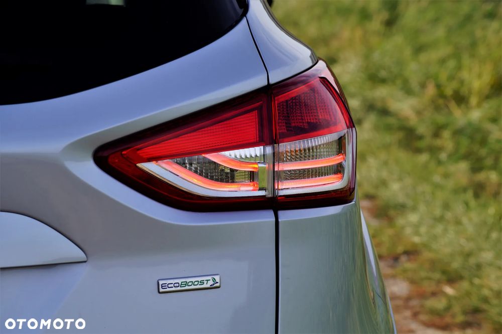 Ford Kuga - 12