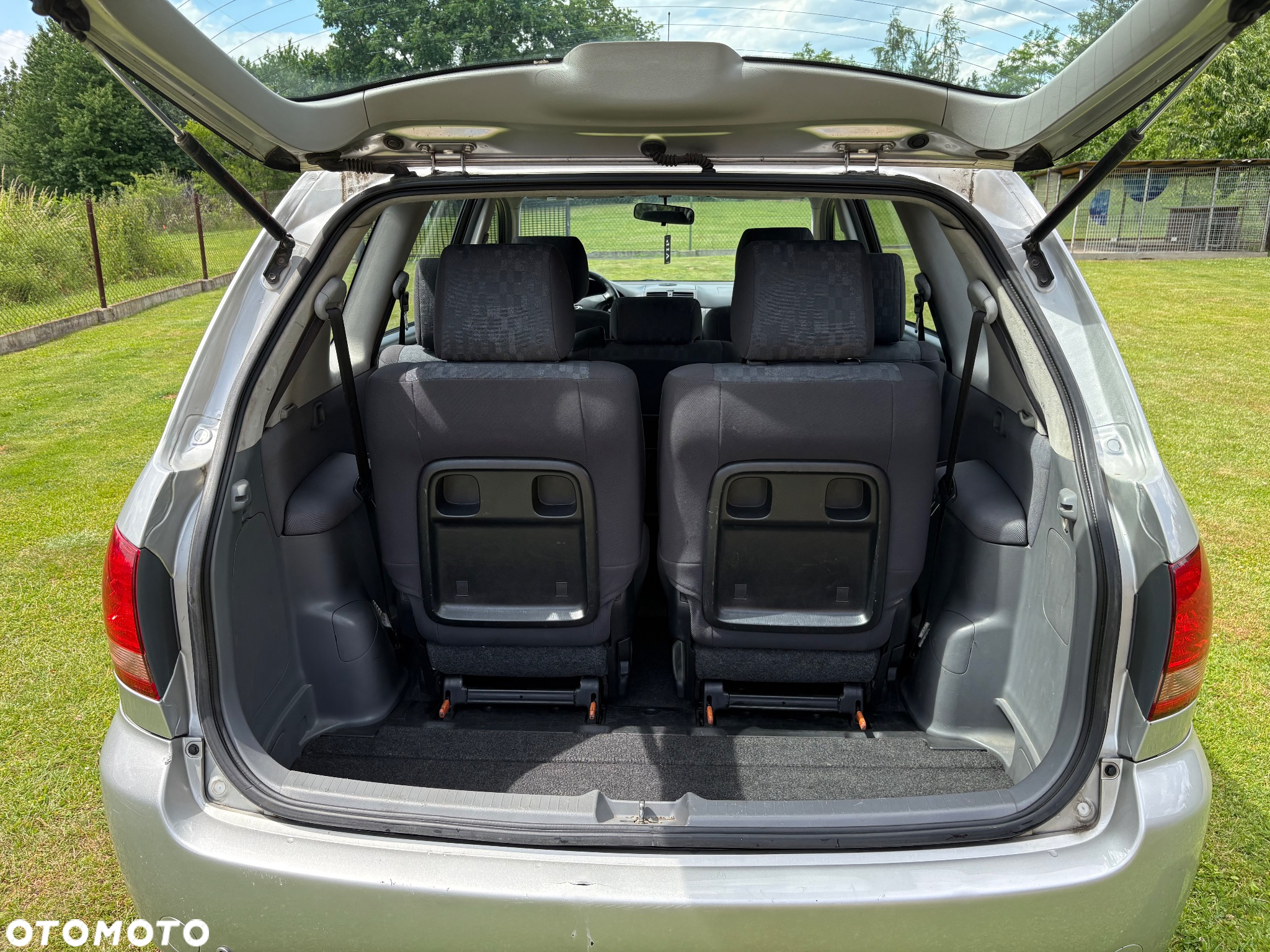 Toyota Avensis Verso 2.0 D-4D - 6