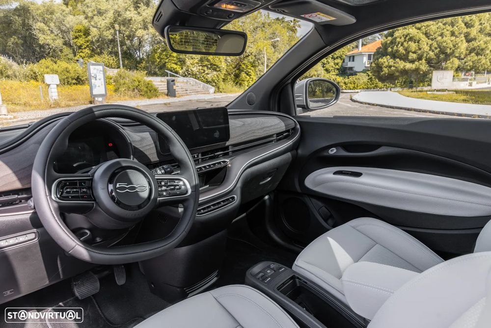 Fiat 500e 42 kWh Giorgio Armani Collector´s Edition - 16