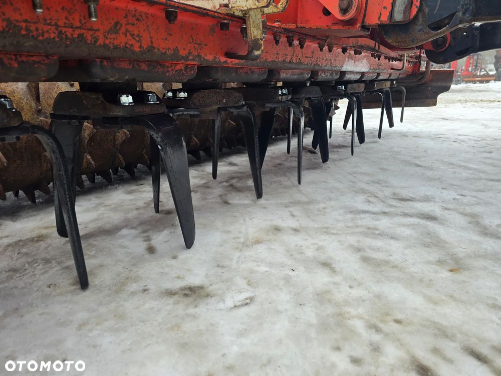 Kuhn Integra 3000 - 8