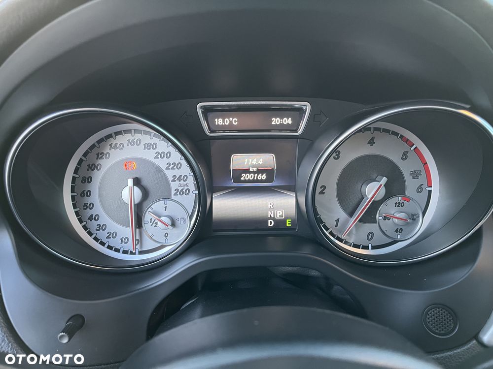 Mercedes-Benz GLA 200 (CDI) d 4Matic 7G-DCT AMG Line - 18