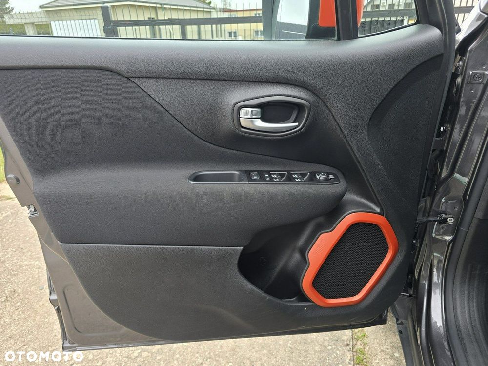 Jeep Renegade 1.6 MultiJet DSG Business Line - 16