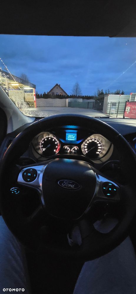 Ford Focus 1.6 Ambiente - 23
