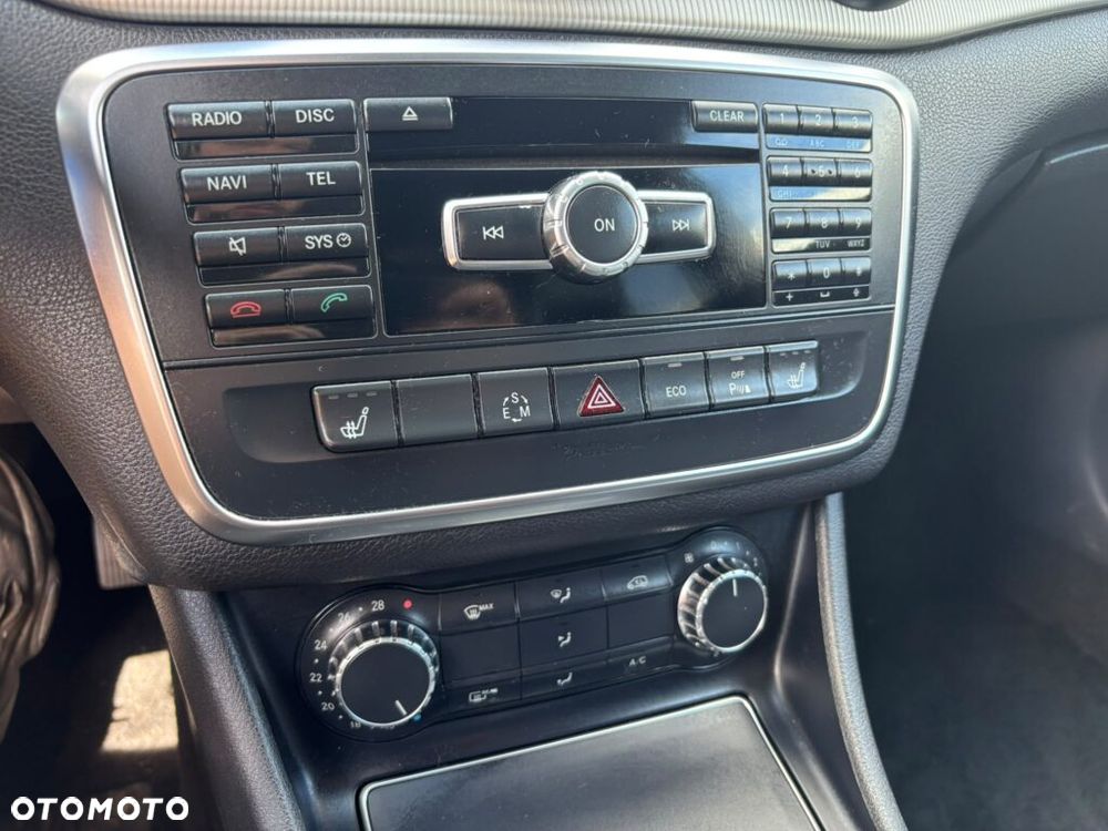 Mercedes-Benz CLA 200 7G-DCT - 8