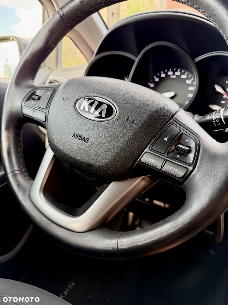 Kia Rio - 6