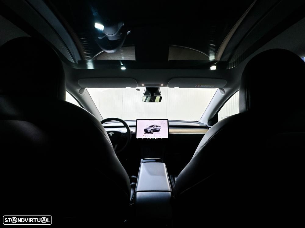 Tesla Model Y Long Range Dual Motor AWD - 27