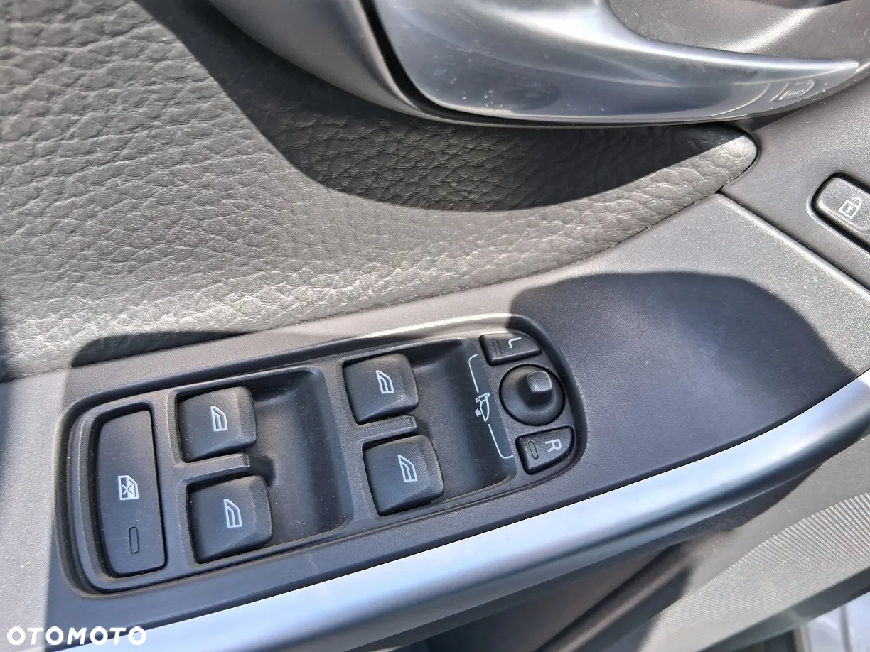 Volvo XC 60 D5 AWD Summum - 19